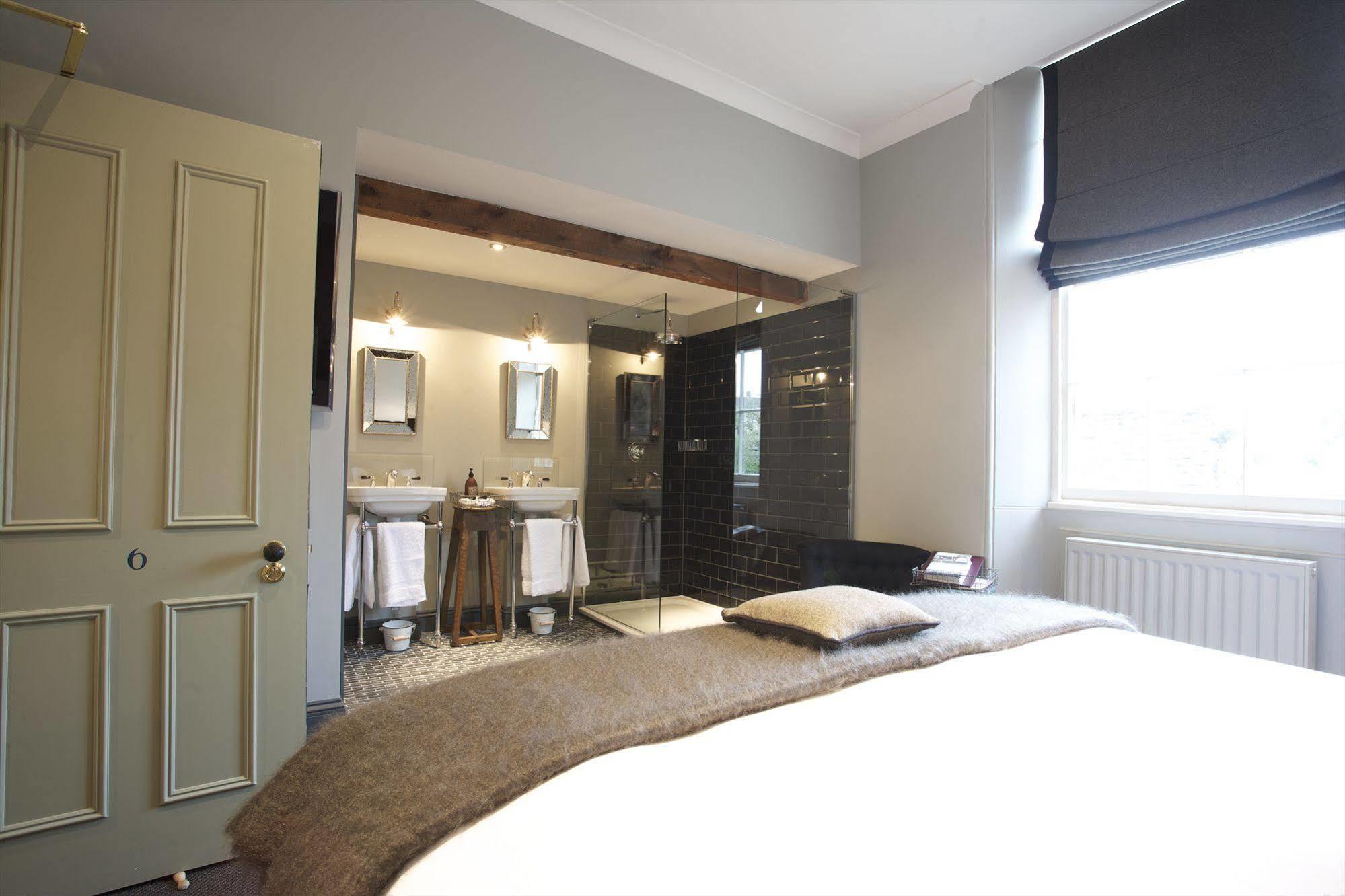 Hotel The Wheatsheaf 5*