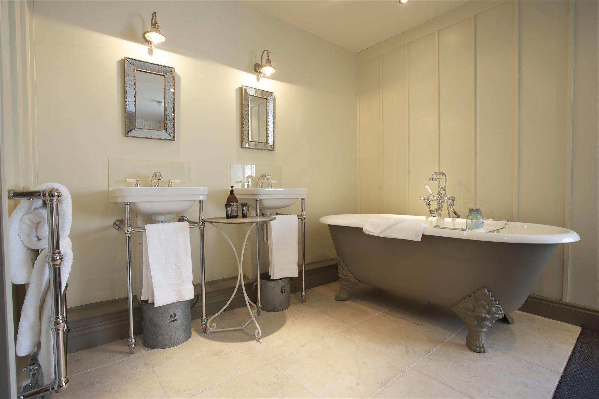 The Wheatsheaf Hotel 5*